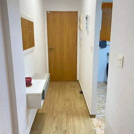 Apartment De *